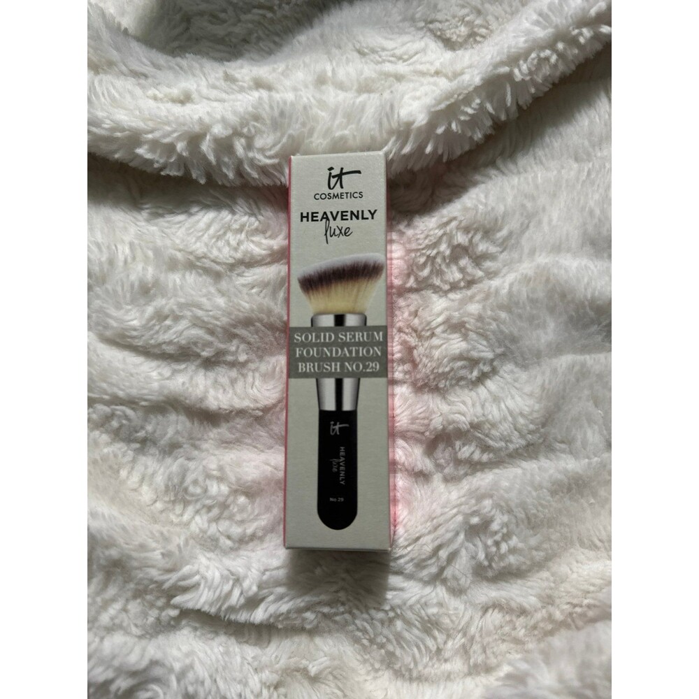 Heavenly Luxe No 29 Foundation Brush - Picture 6 of 7